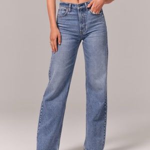 A&F | High Rise Loose Jean
